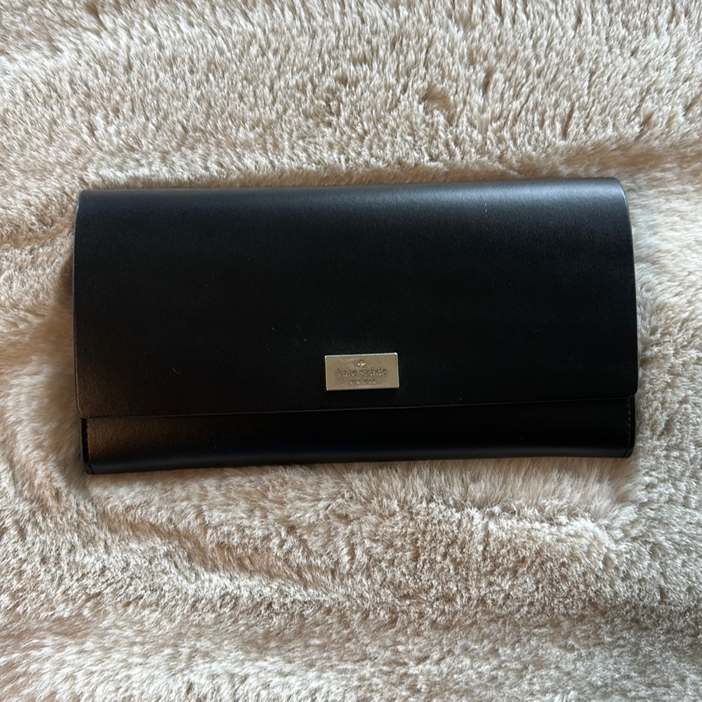 Kate spade small clutch